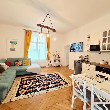 Jasmine Serenity Apartment - Central, Behind Black Church Braşov Eksteriør billede
